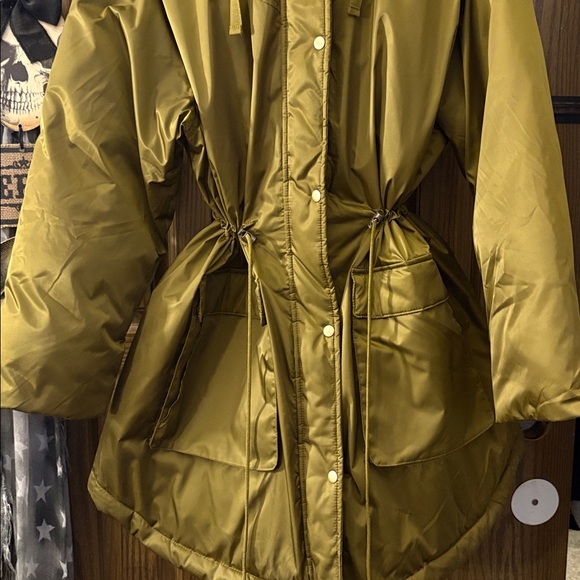 Universal Thread Olive Hooded Puffer Coat - Picture 9 of 11